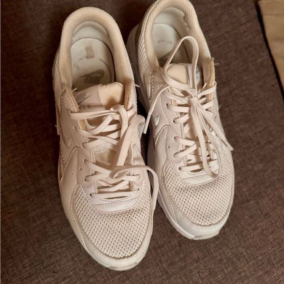 SOLD‼️NIKE Air Max in EUC - Picture 5 of 5